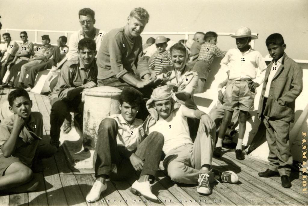 COLO ORE LES FRONTIGNES 1960 SUR LE BATEAU.JPG